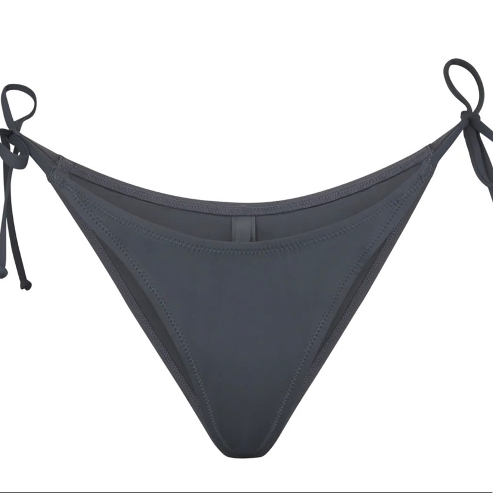 🆕 SKIMS SWIM Dipped Tie Bikini Bottoms in Gunmetal